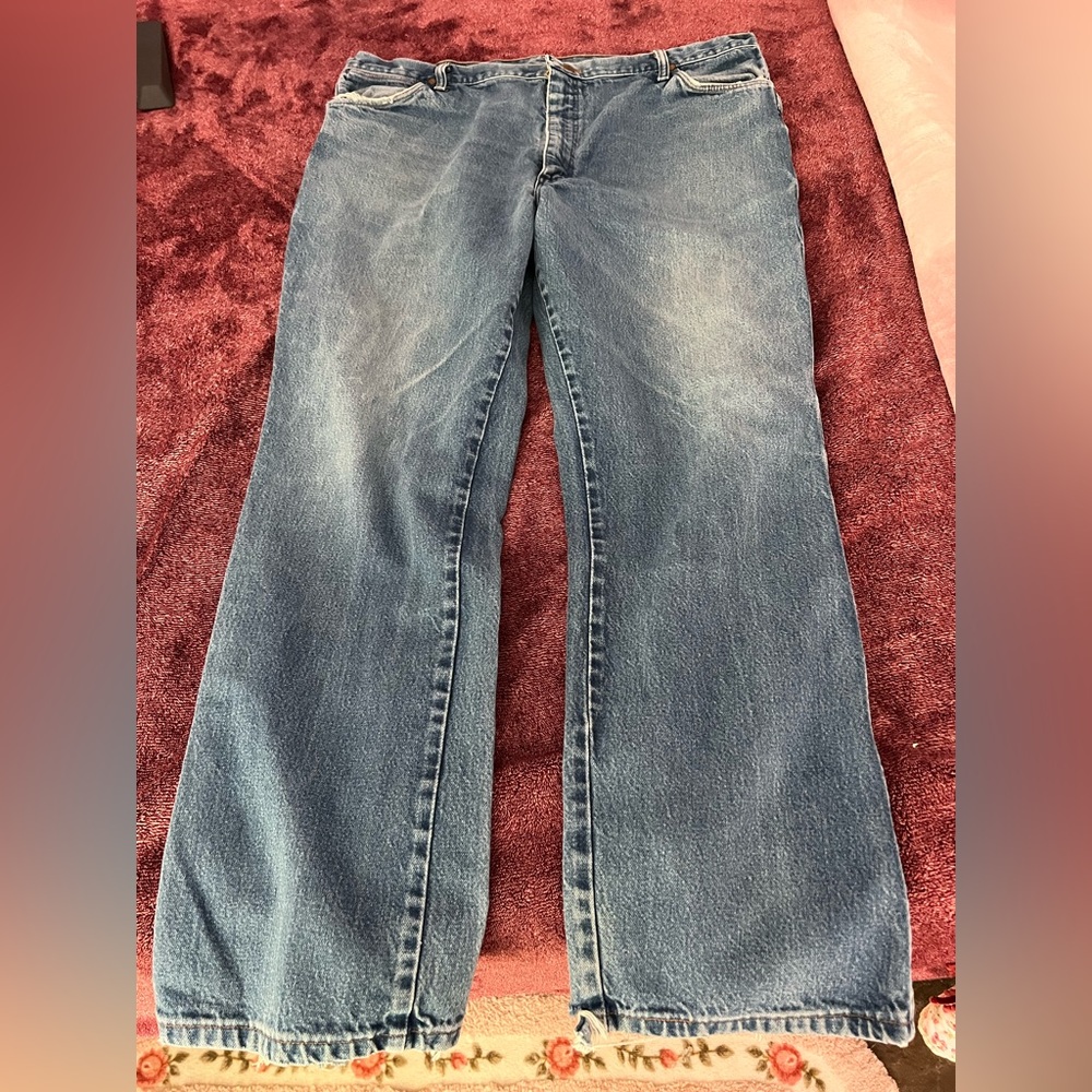 Gently used men’s Wrangler jeans
